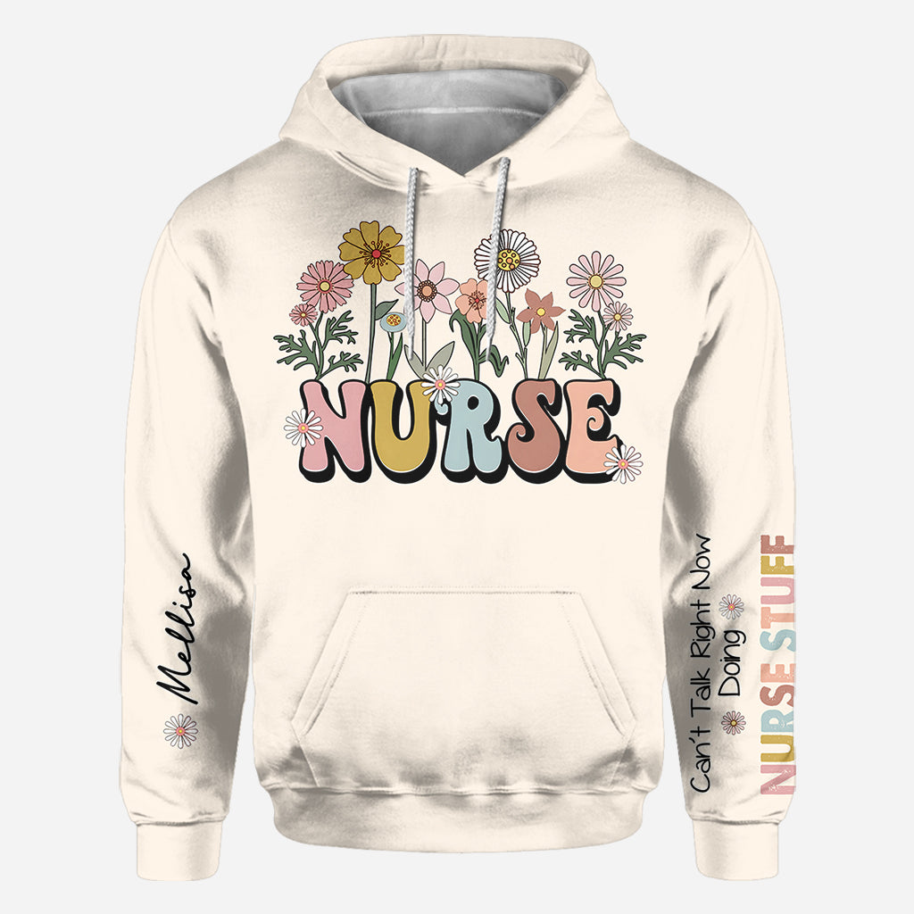 Je ne peux pas parler maintenant, je fais mon boulot d'infirmière - T-shirt personnalisé intégral pour infirmière