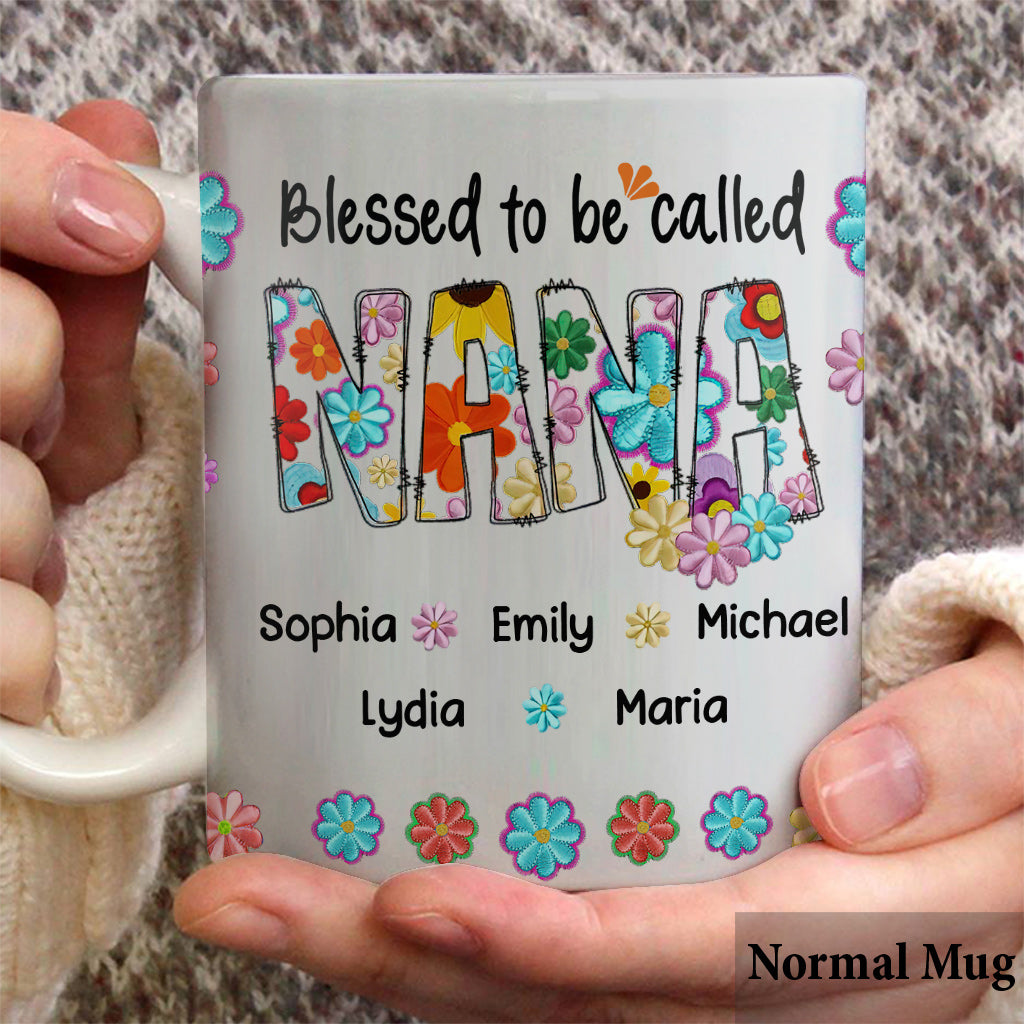 Mug personnalisé « Bénie d'être appelée Nana » à motif floral