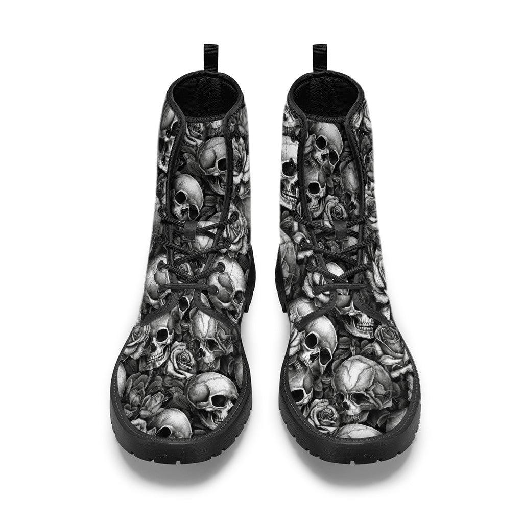 Bottes en cuir personnalisées à motif crâne et roses noir et blanc