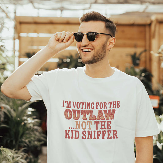 T-shirt « Je vote pour le hors-la-loi, pas pour le gamin » (Sniffe), T-shirt humoristique sur les élections, T-shirt graphique à message politique