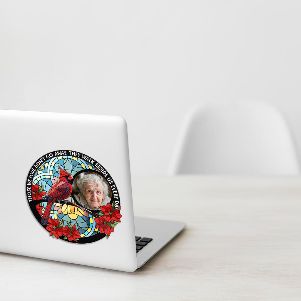 Ceux que nous aimons ne nous quittent jamais - Cardinal - Autocollant commémoratif personnalisé découpé à la forme