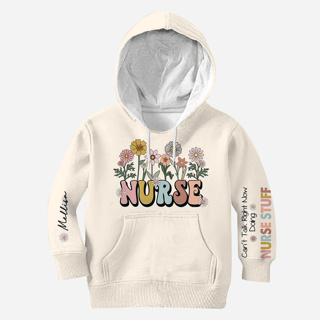 Je ne peux pas parler maintenant, je fais mon boulot d'infirmière - T-shirt personnalisé intégral pour infirmière