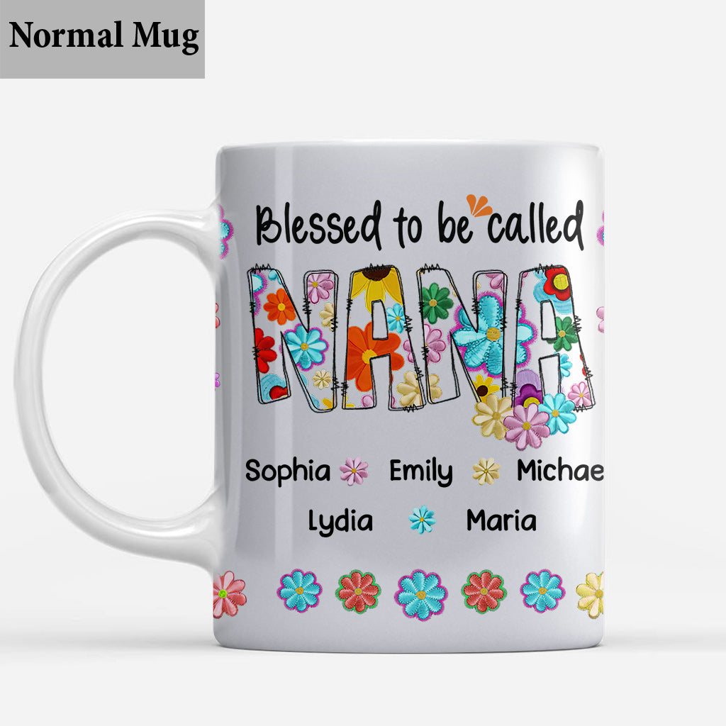 Mug personnalisé « Bénie d'être appelée Nana » à motif floral