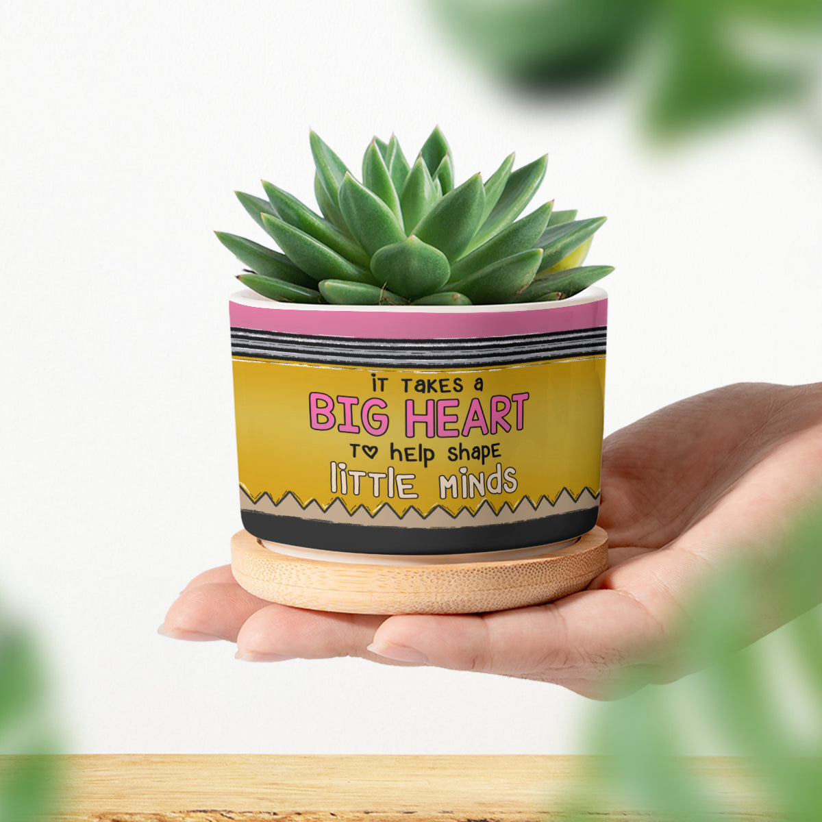 Il faut un grand cœur pour contribuer à façonner les petits esprits - Crayon personnalisé pour enseignants - Pot de fleurs en céramique