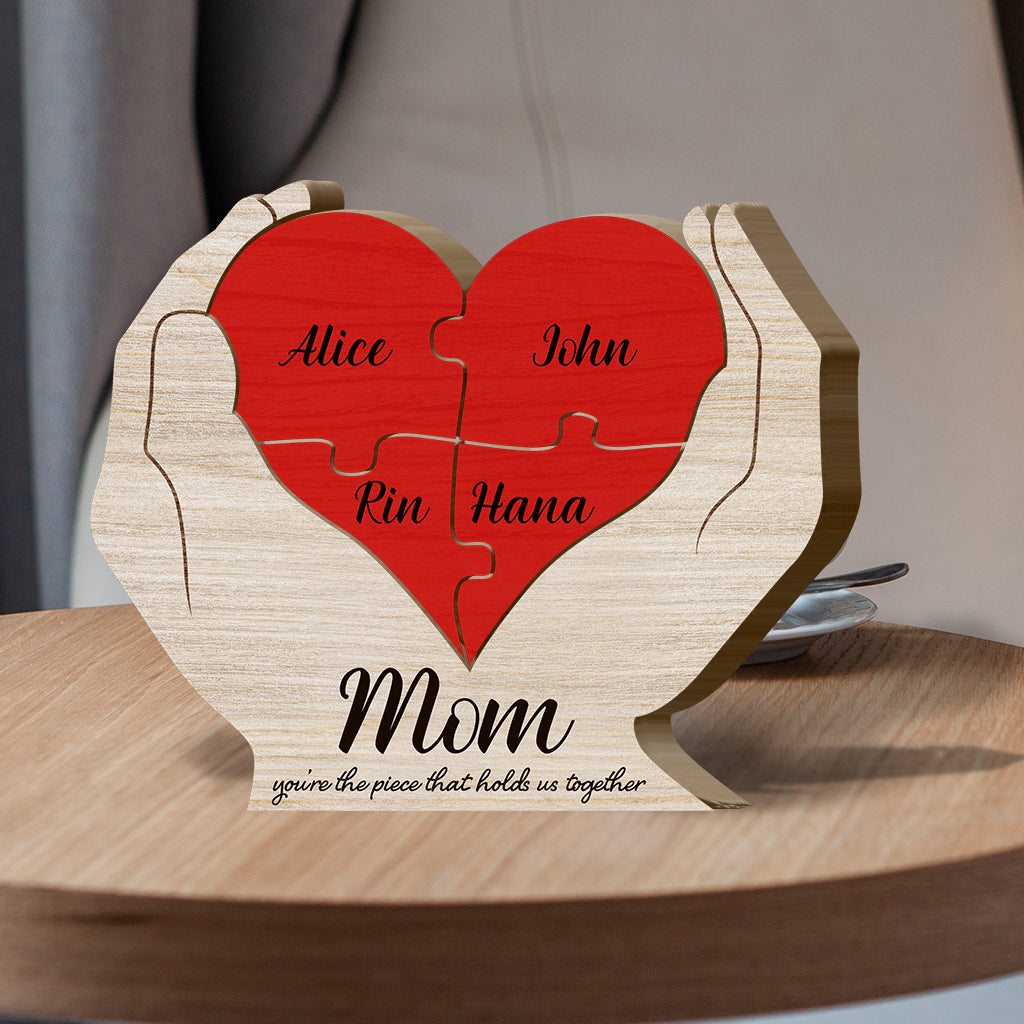 Maman, tu es le pilier de notre couple - Puzzle en bois personnalisé en forme de maman - Mains fleuries tenant un cœur