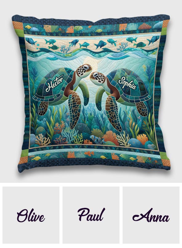 Toi, moi et la mer - Coussin décoratif personnalisé en forme de tortue