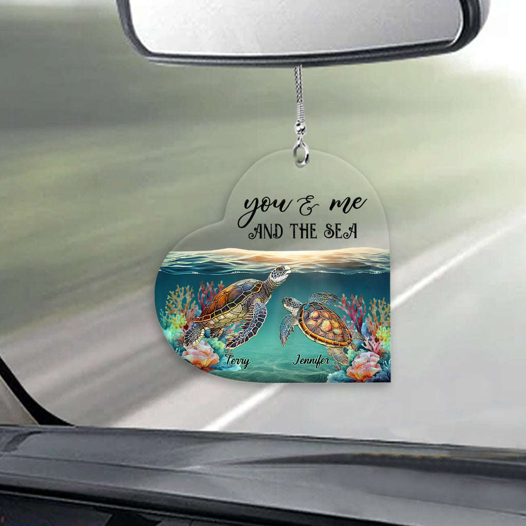 Toi, moi et la mer - Ornement de voiture transparent personnalisé en forme de tortue