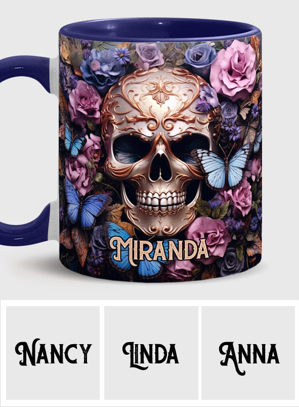 Mug personnalisé à motif crâne, roses et papillons - La beauté du crâne sombre
