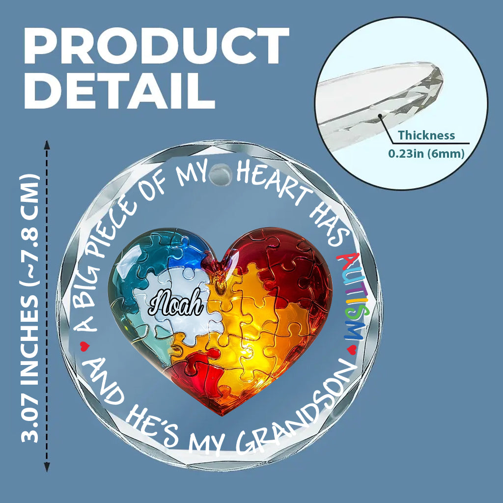 Une grande partie de mon cœur est autiste - Ornement en verre rond personnalisé pour la sensibilisation à l'autisme