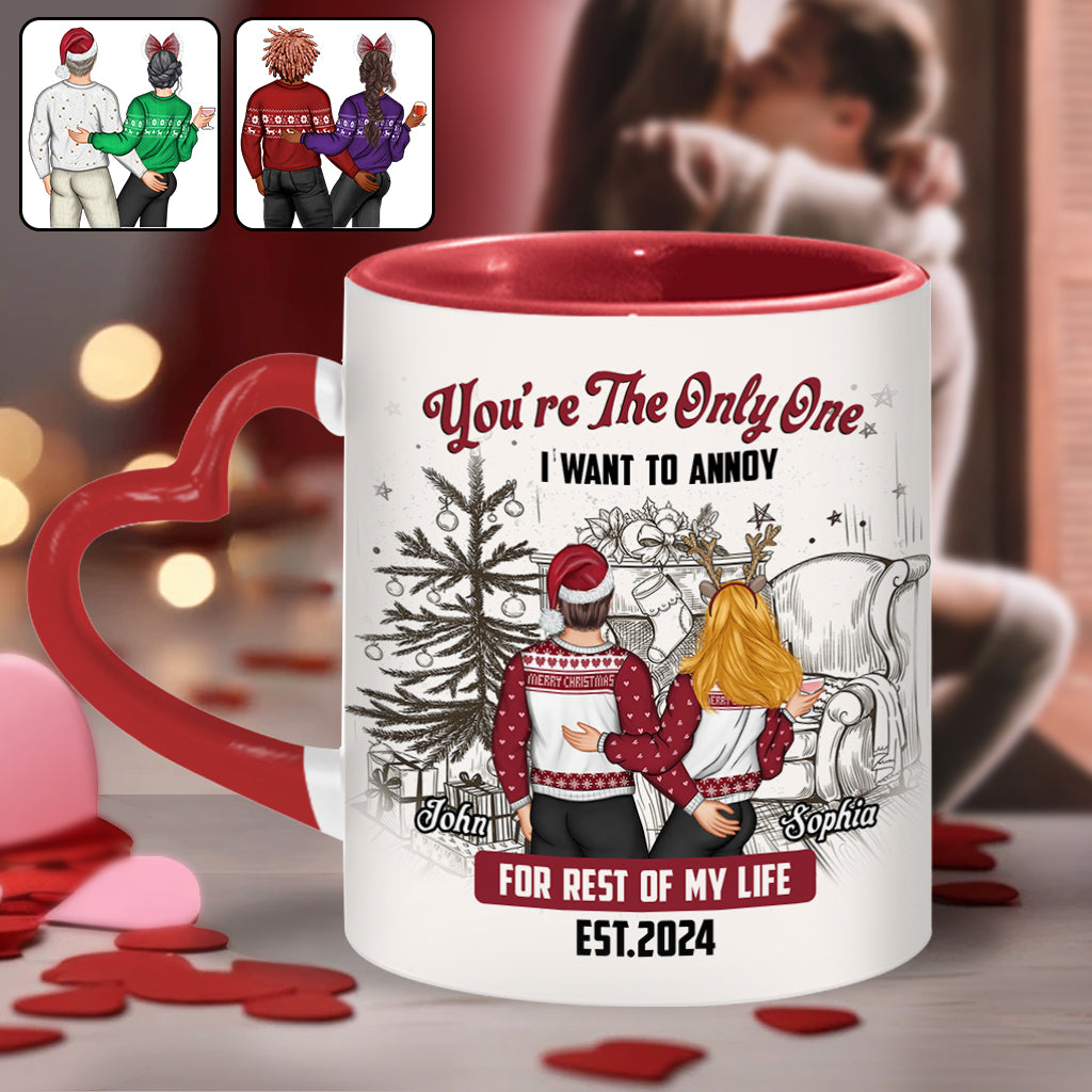 Tu es la seule que j'ai envie d'embêter - Mug personnalisé pour couple avec anse en forme de cœur