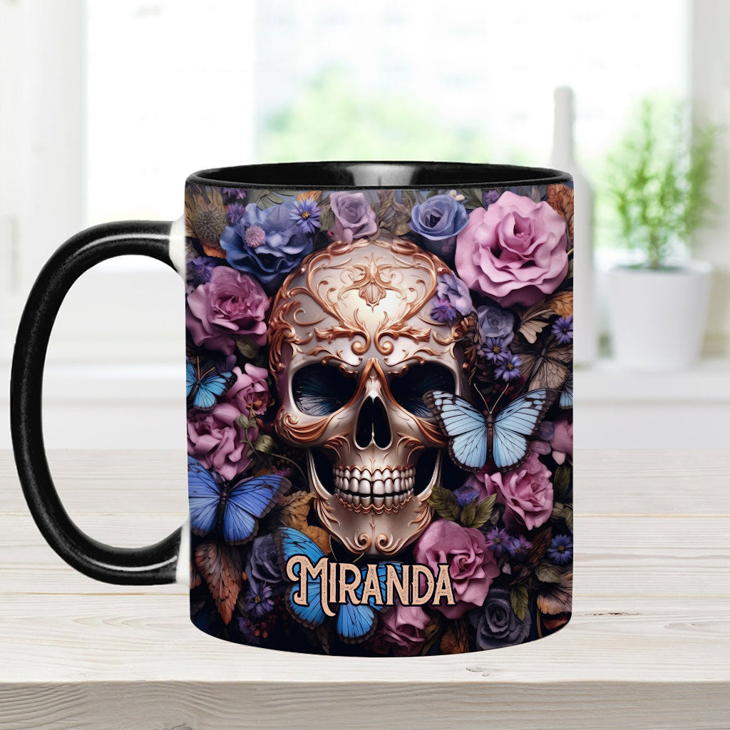 Mug personnalisé à motif crâne, roses et papillons - La beauté du crâne sombre