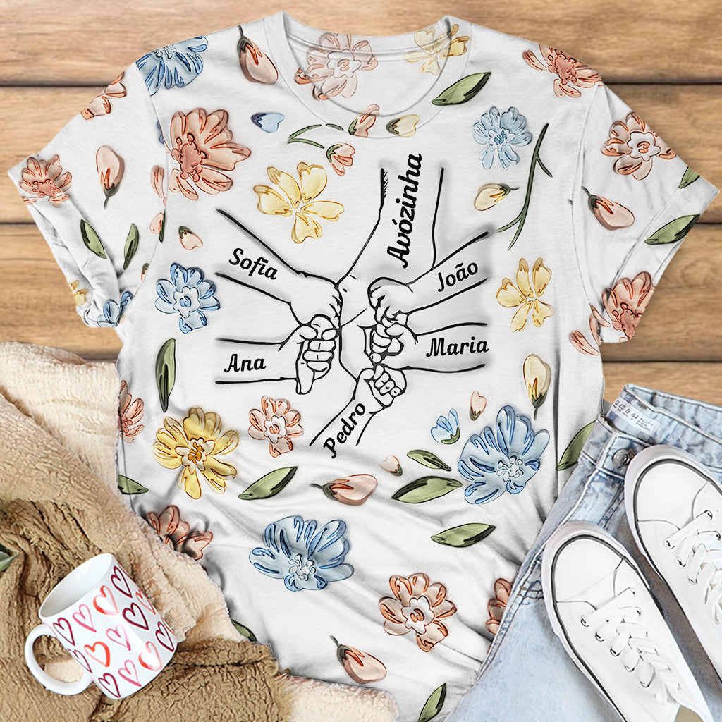 T-shirt personnalisé « Mains de maman tenant des fleurs pastel » avec motif floral pastel
