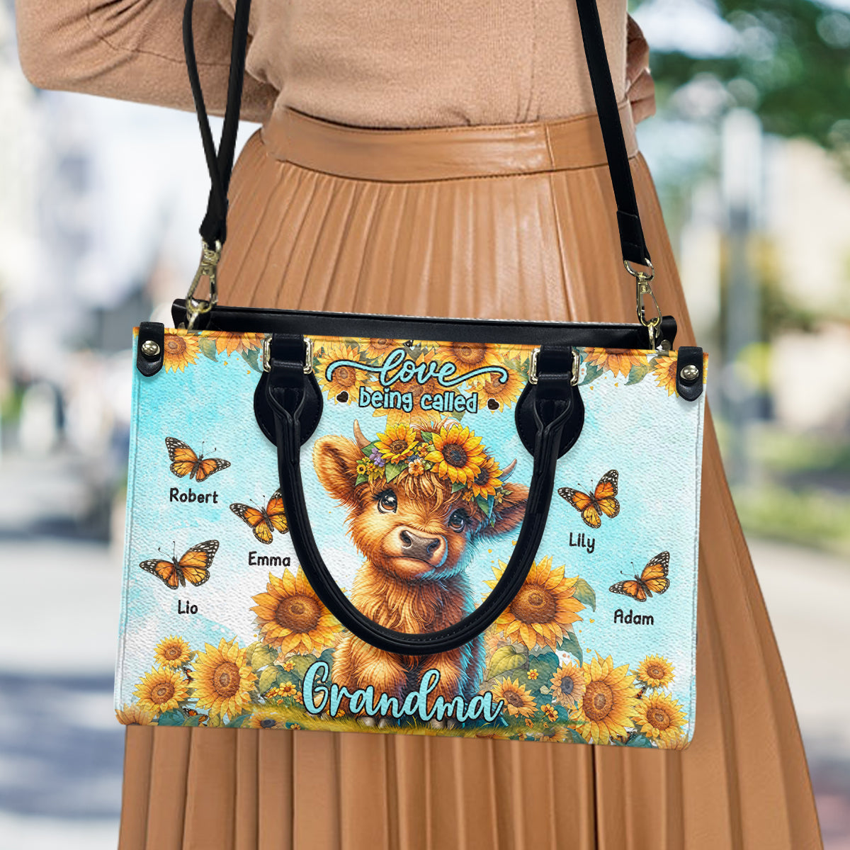 Sac à main en cuir personnalisé « J’adore qu’on m’appelle grand-mère » avec motif vache des Highlands et tournesol