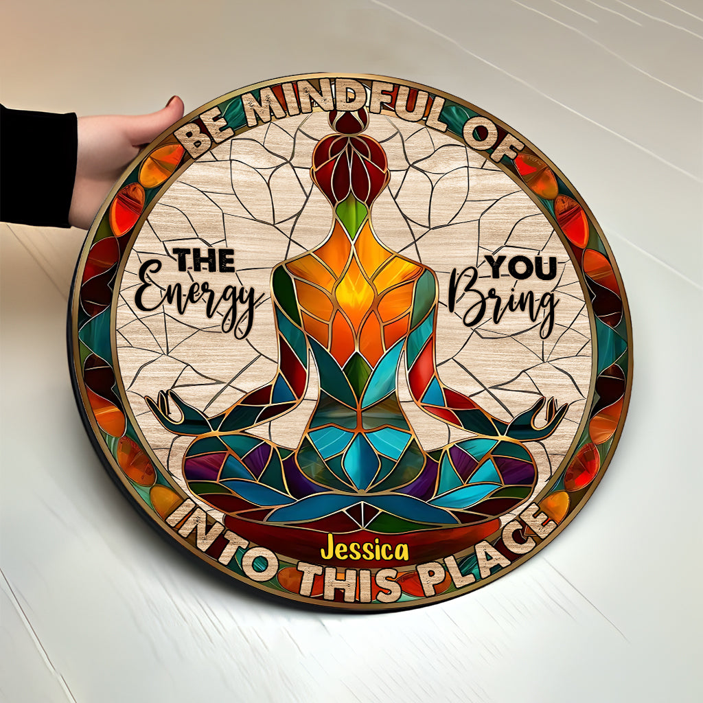 Soyez attentif·ve - Panneau rond en bois personnalisé pour le yoga
