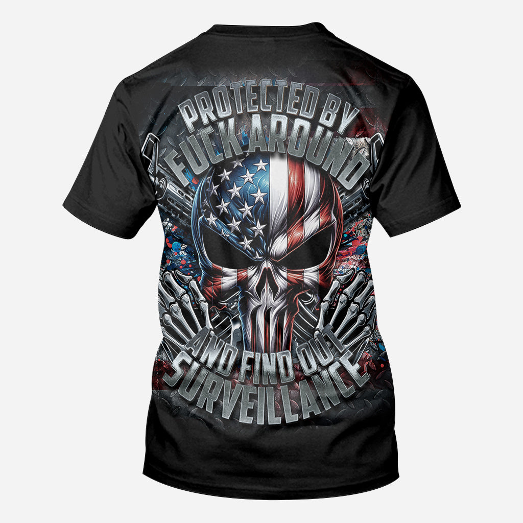 Protégé par la surveillance "Fck Around and Find out" - T-shirt personnalisé tête de mort sur toute la surface