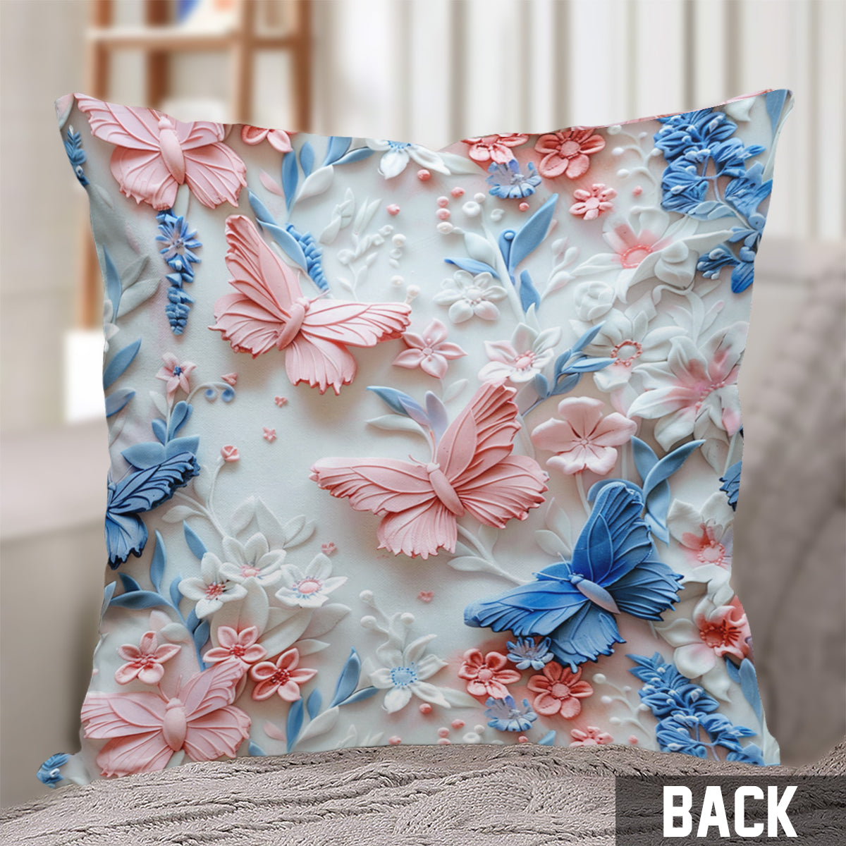 Coussin décoratif papillons roses et bleus personnalisé