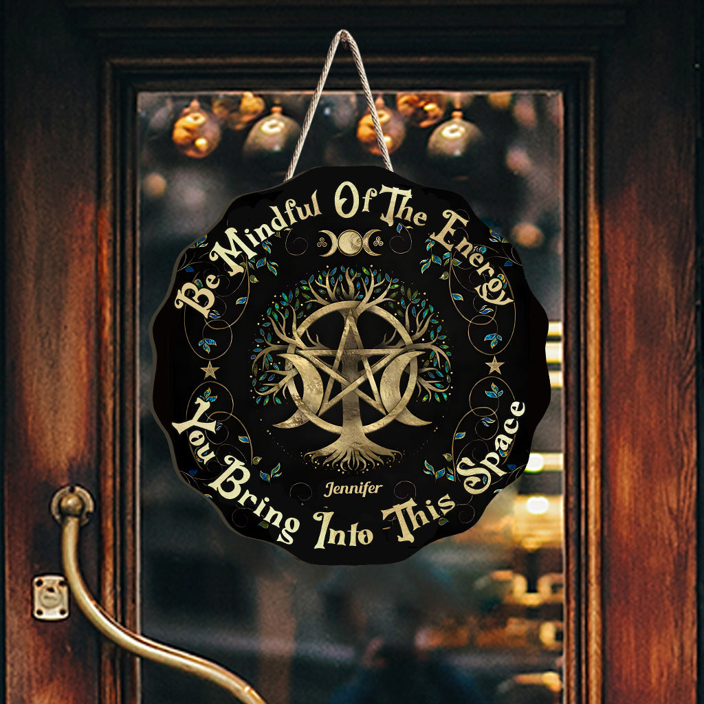 Soyez attentif·ve·s - Panneau en bois personnalisé « Sorcière » en forme de sorcière