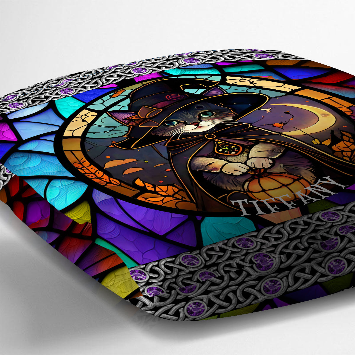 Magnifique vitrail représentant une sorcière et un chat noir - Coussin décoratif personnalisé chat noir