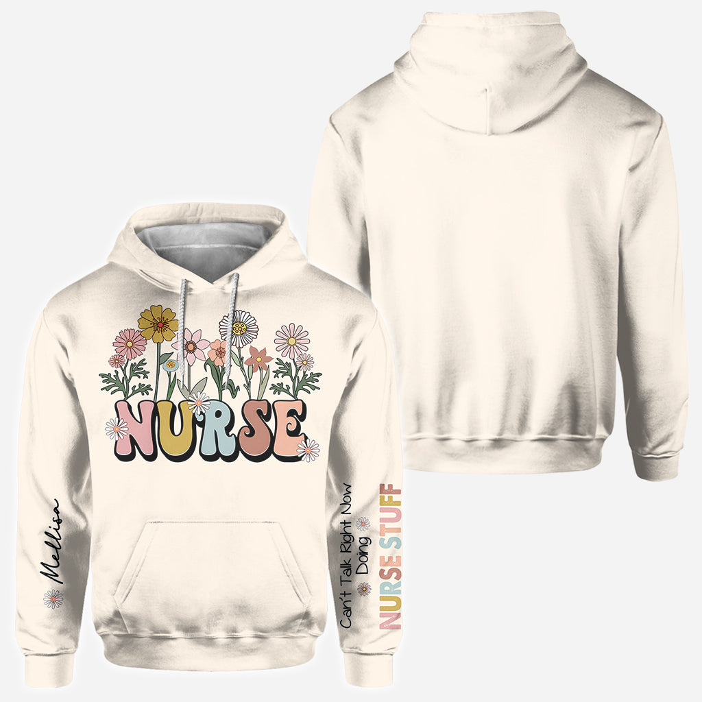 Je ne peux pas parler maintenant, je fais mon boulot d'infirmière - T-shirt personnalisé intégral pour infirmière