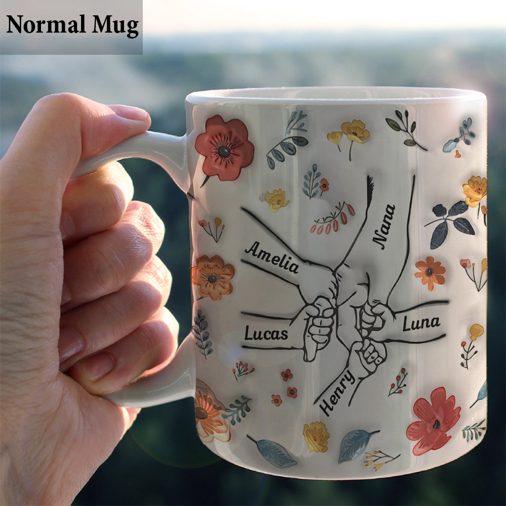 Mug personnalisé « Mains gonflées à fleurs » - Grand-mère