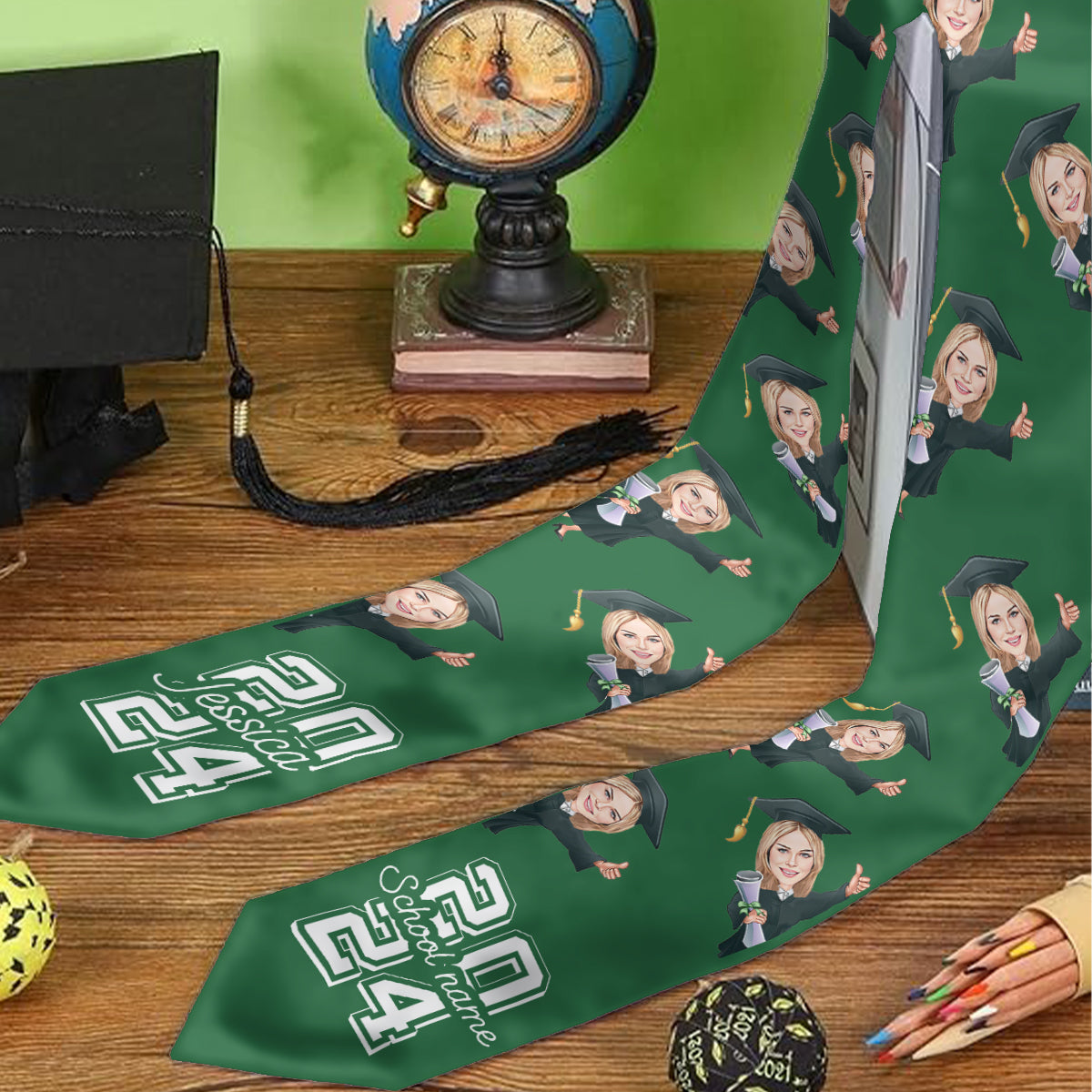 Écharpe de remise de diplôme personnalisée avec un personnage caricatural et amusant 