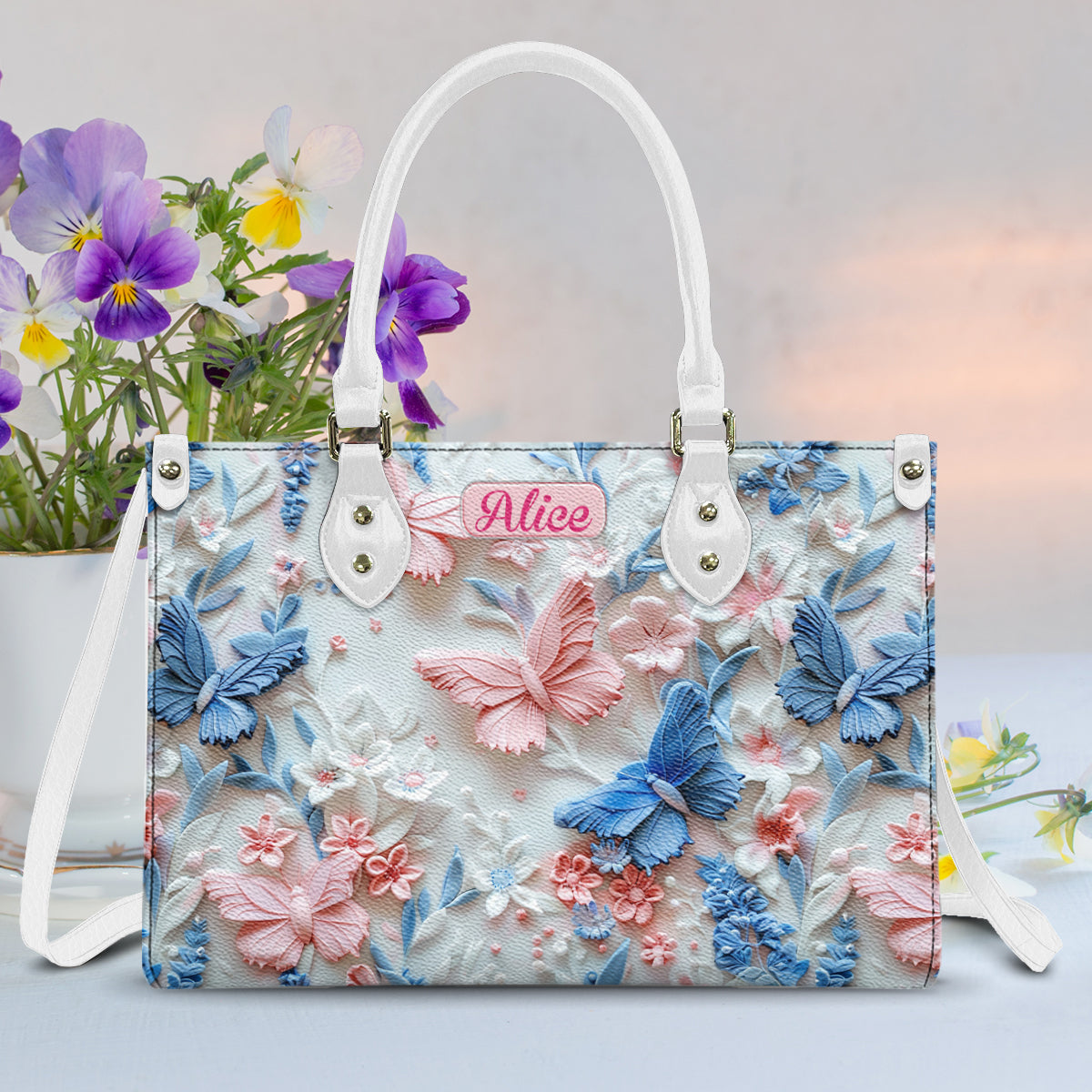 Sac à main en cuir personnalisé avec papillons roses et bleus