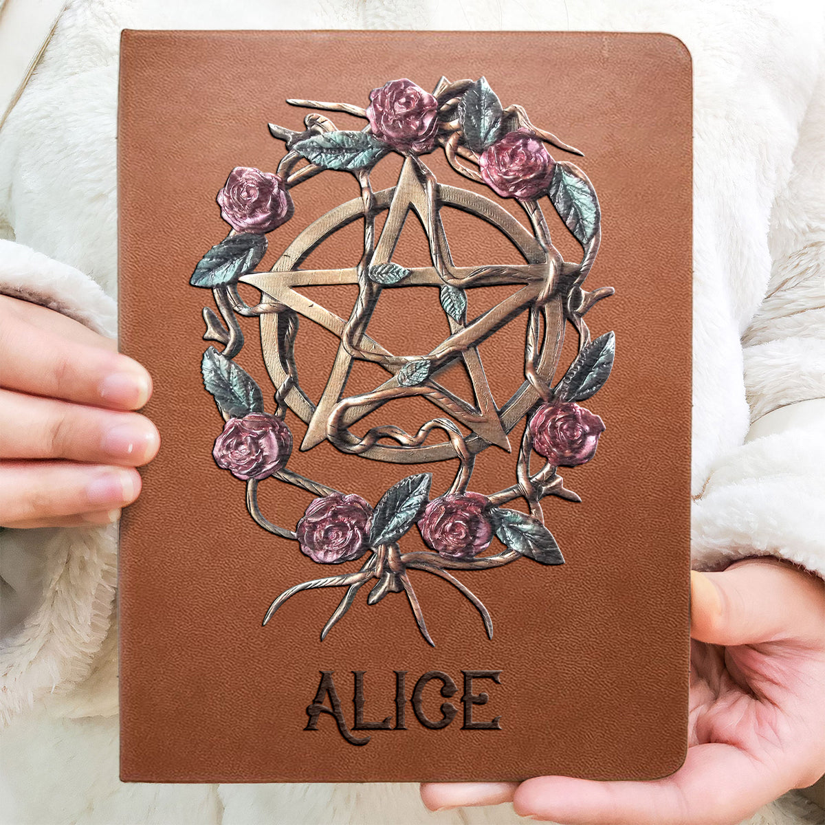 Journal en cuir personnalisé de sorcière mystique aux roses anciennes
