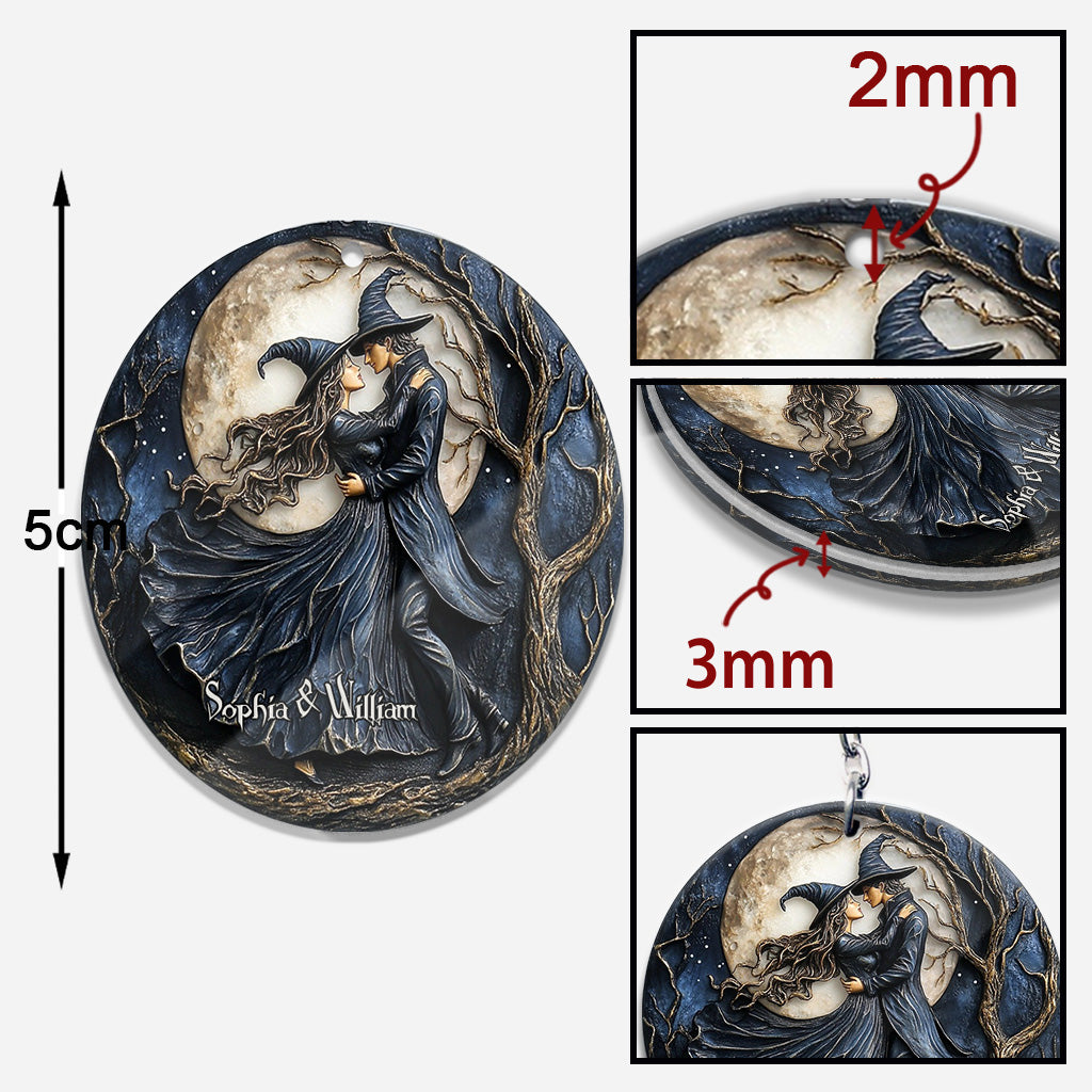 Le véritable amour ne meurt jamais - Porte-clés sorcière personnalisé