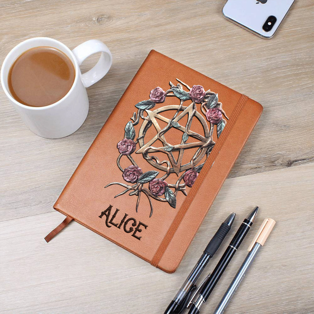 Journal en cuir personnalisé de sorcière mystique aux roses anciennes