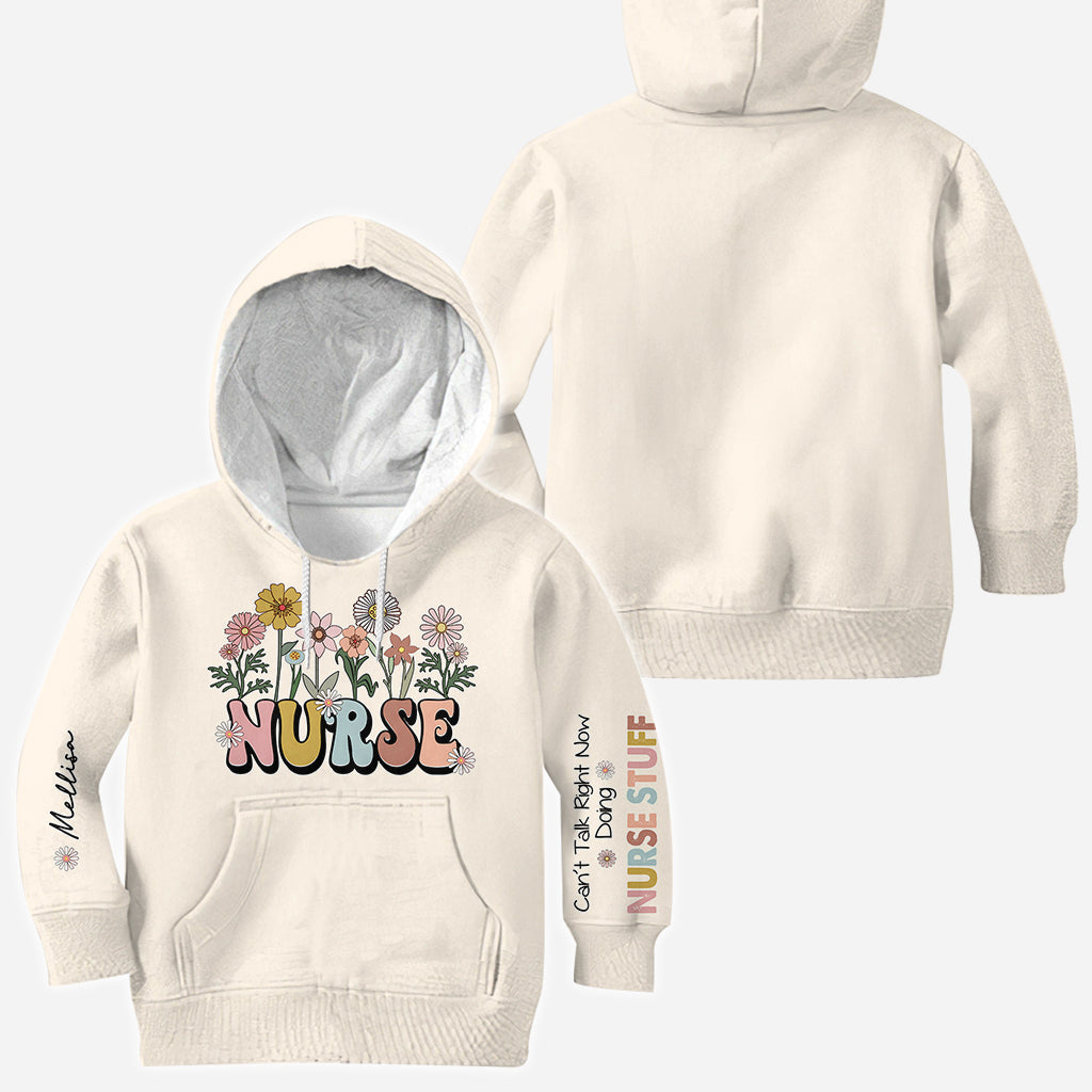 Je ne peux pas parler maintenant, je fais mon boulot d'infirmière - T-shirt personnalisé intégral pour infirmière