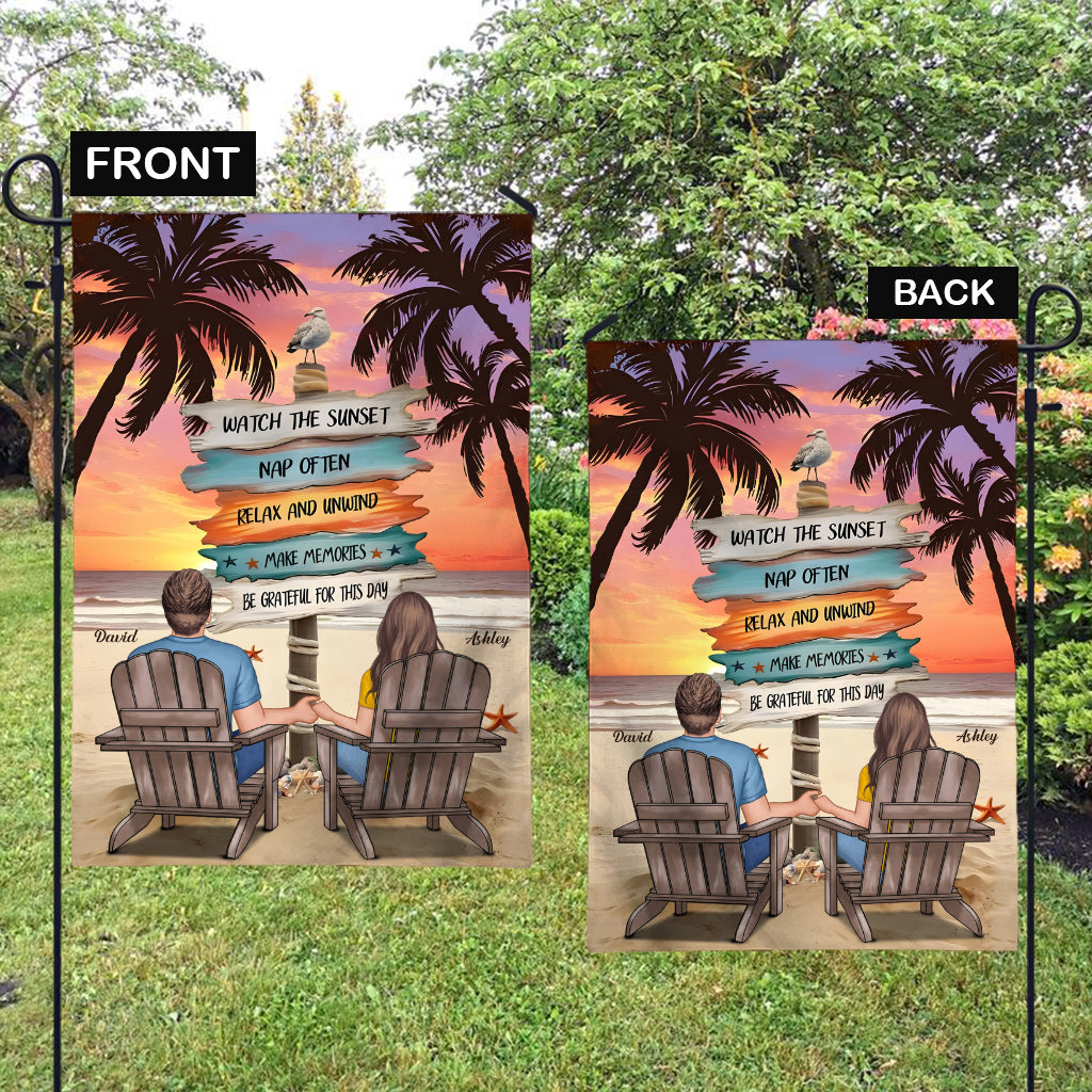 Drapeau de jardin personnalisé pour couple, style vintage tropical, avec palmiers et coucher de soleil sur la plage - Drapeau de jardin pour couple