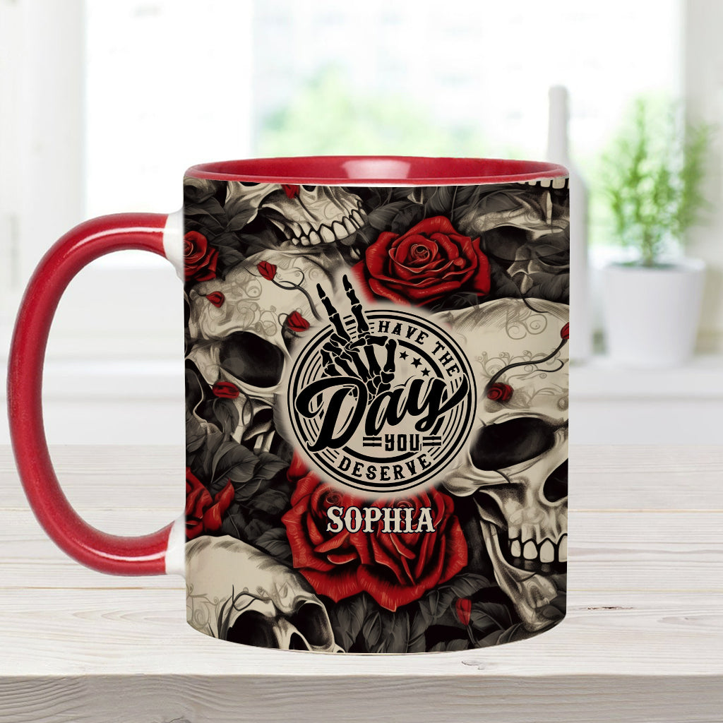 Passez une journée inoubliable avec cette tasse personnalisée à motif crâne et rose.
