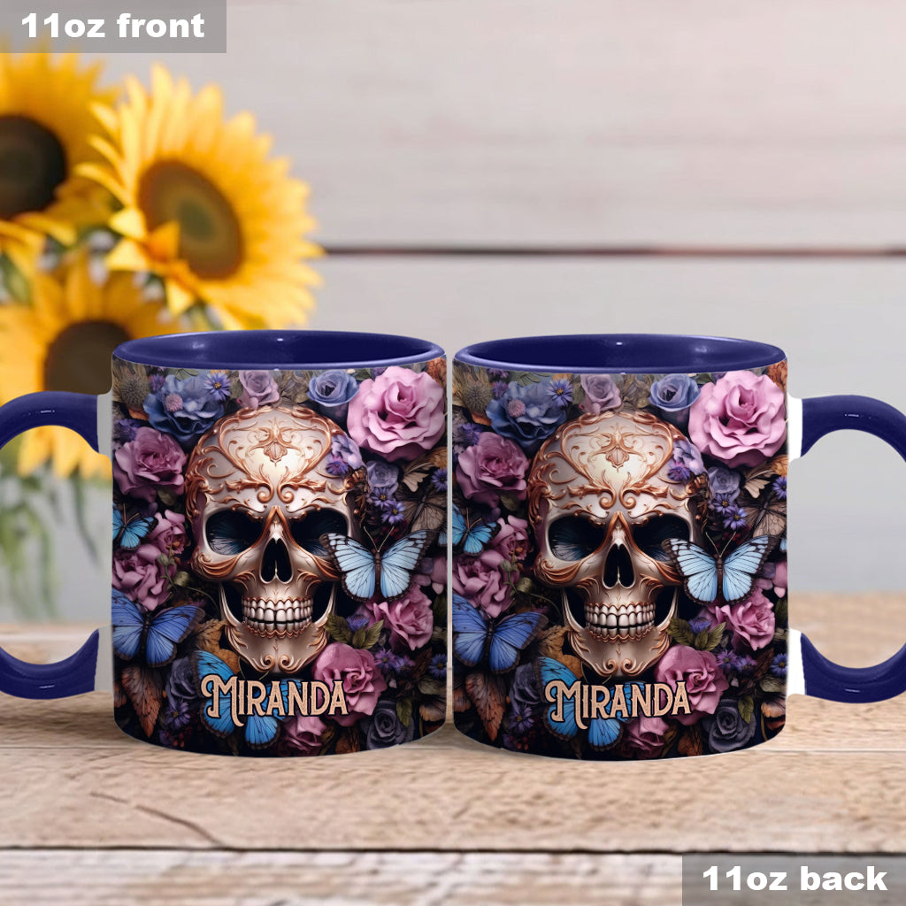 Mug personnalisé à motif crâne, roses et papillons - La beauté du crâne sombre