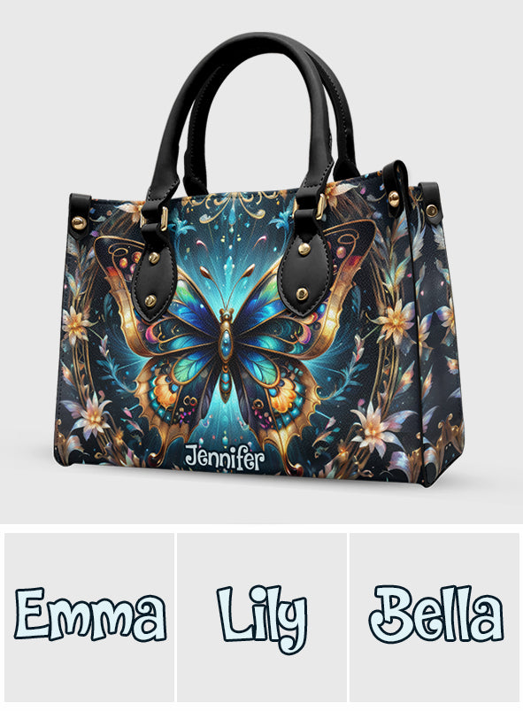 Sac à main en cuir personnalisé avec un magnifique papillon doré métallisé - Sac à main papillon personnalisé