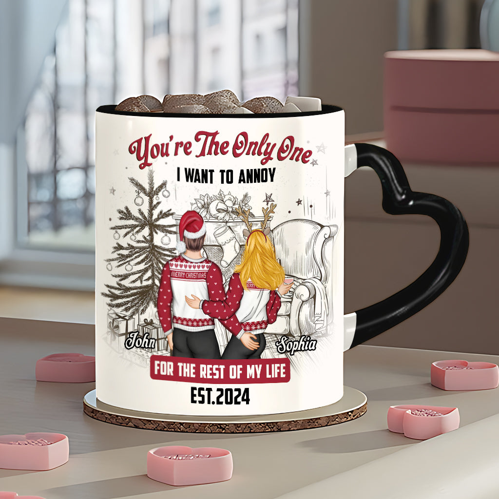 Tu es la seule que j'ai envie d'embêter - Mug personnalisé pour couple avec anse en forme de cœur