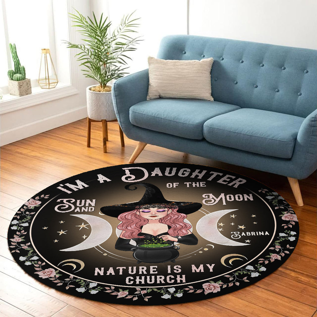 Je suis une fille du soleil et de la lune, la nature est mon église - Tapis rond personnalisé de sorcière