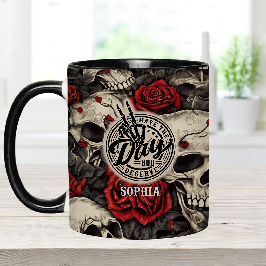 Passez une journée inoubliable avec cette tasse personnalisée à motif crâne et rose.