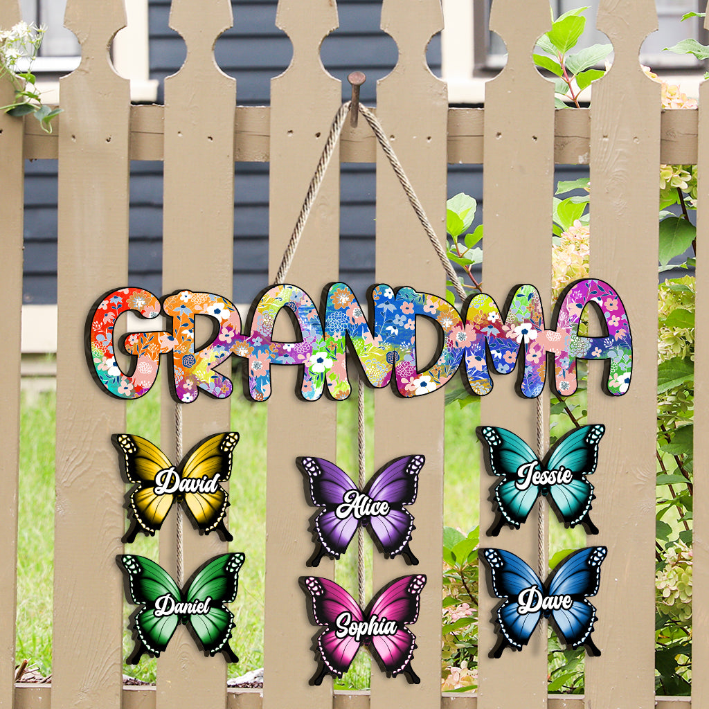 Grandma And Children Butterfly Custom Title - Personalized Grandma Pallet Wood Sign