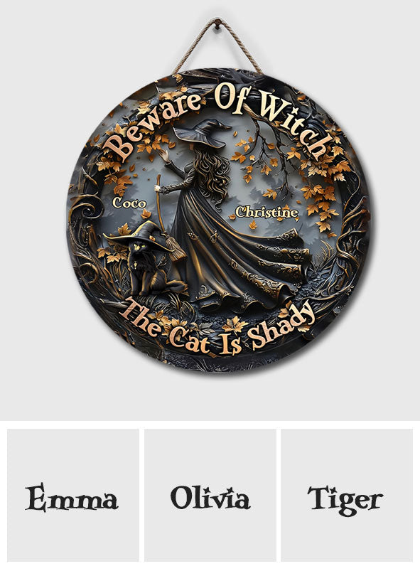 Halloween est mieux avec un chat - Panneau rond en bois personnalisé avec un chat noir