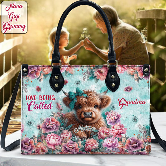 Sac à main en cuir personnalisé « J'adore qu'on m'appelle Mamie Highland Cow »