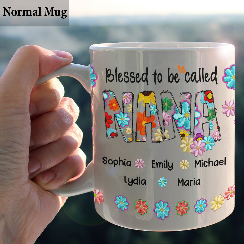 Mug personnalisé « Bénie d'être appelée Nana » à motif floral