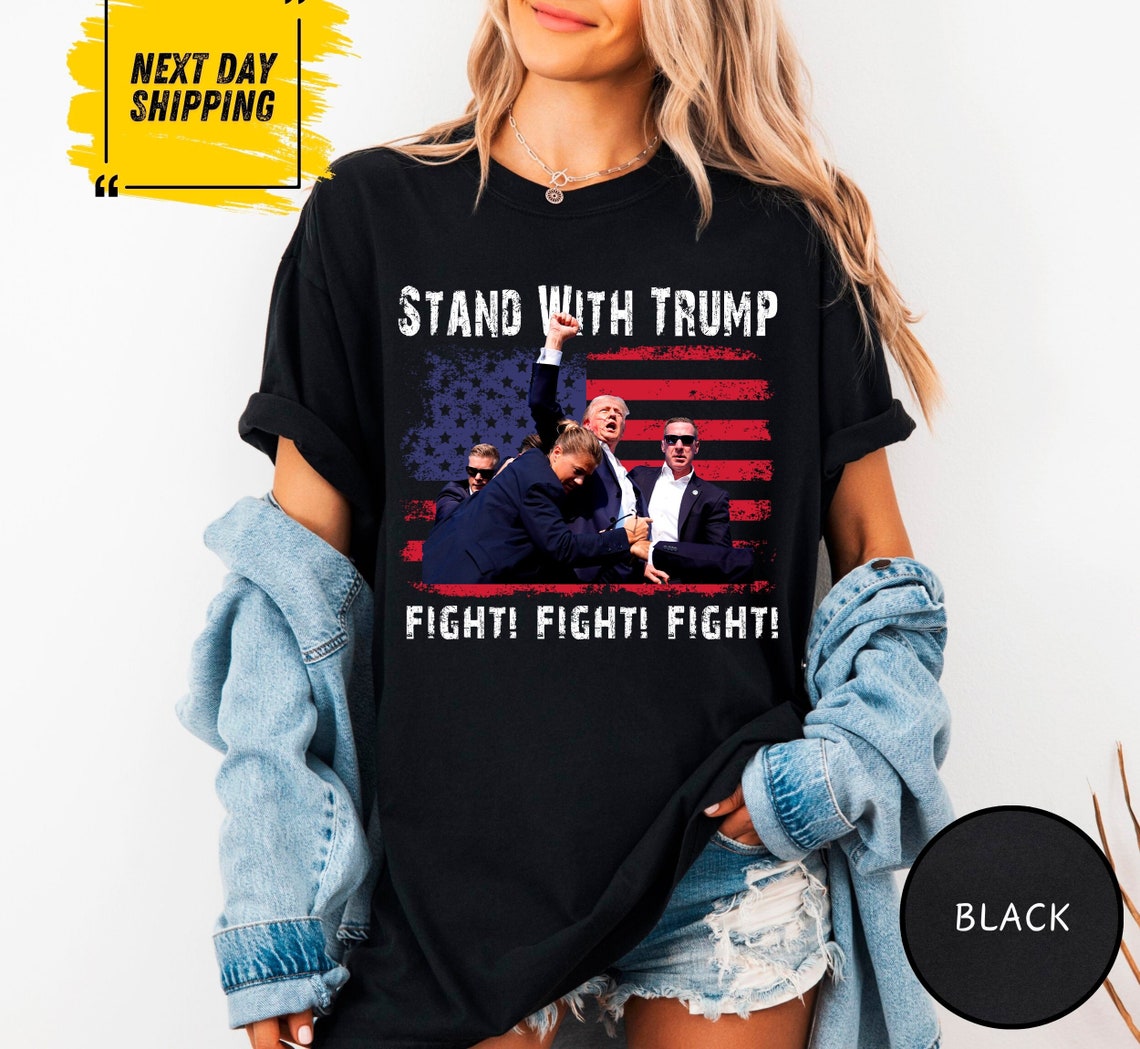 T-shirt Comfort Colors Stand With Trmp, T-shirt Trmp Rally, Trmp Attack, Never Surrender, Trmp 2024, T-shirt Trmp Flght Flght Flght, T-shirt à col rond et sweat à capuche