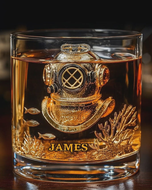 Cadeau pour les passionnés de plongée sous-marine : verre à whisky personnalisé sur le thème de la plongée.