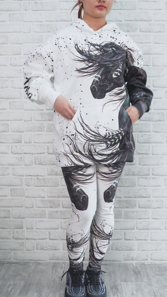 Passionnés de chevaux ? Sweat à capuche et legging personnalisés à motif cheval.