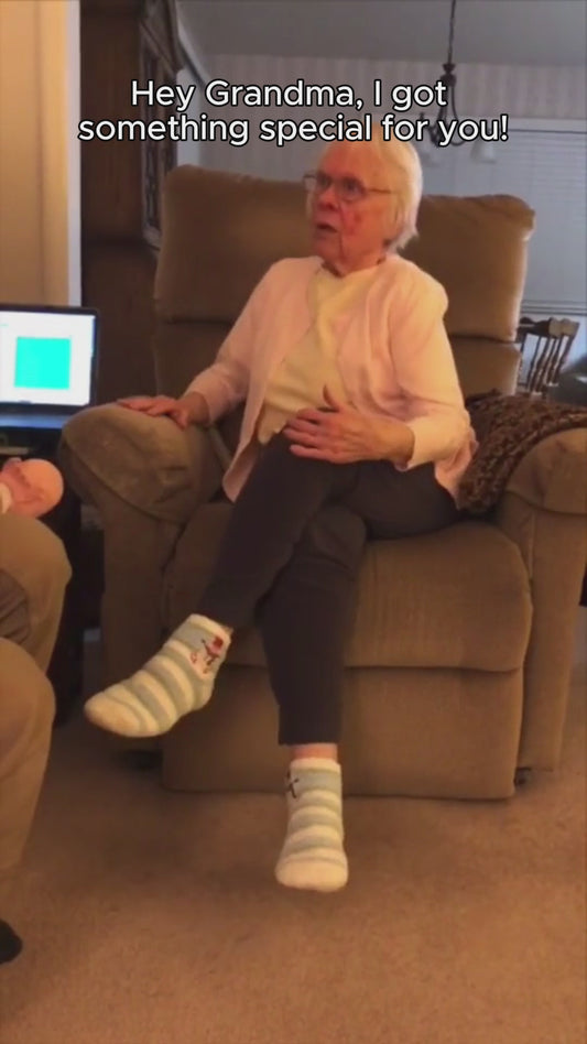 Cette grand-mère appartient à ces adorables petits bouts de chou - T-shirt personnalisé intégral