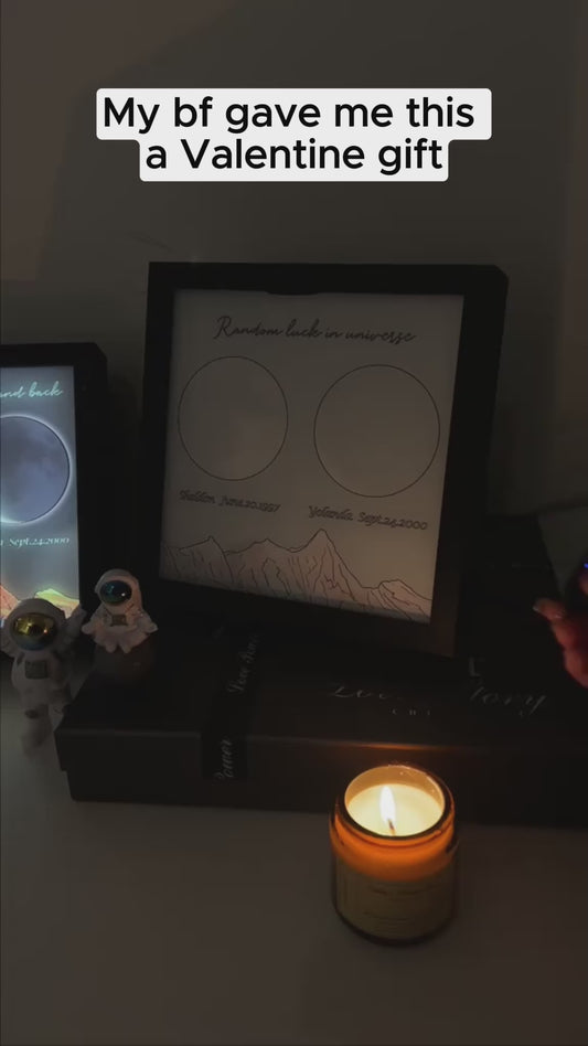 Chance aléatoire dans l'univers - Cadre photo lumineux personnalisé pour couple