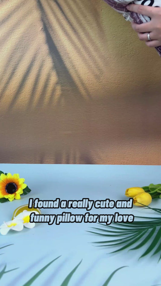 Les roses sont rouges, le matin est brumeux - Coussin décoratif personnalisé pour couple