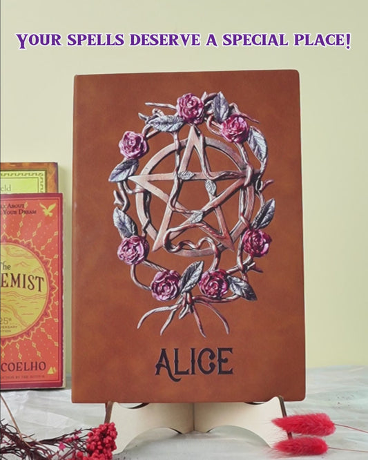 Journal en cuir personnalisé de sorcière mystique aux roses anciennes