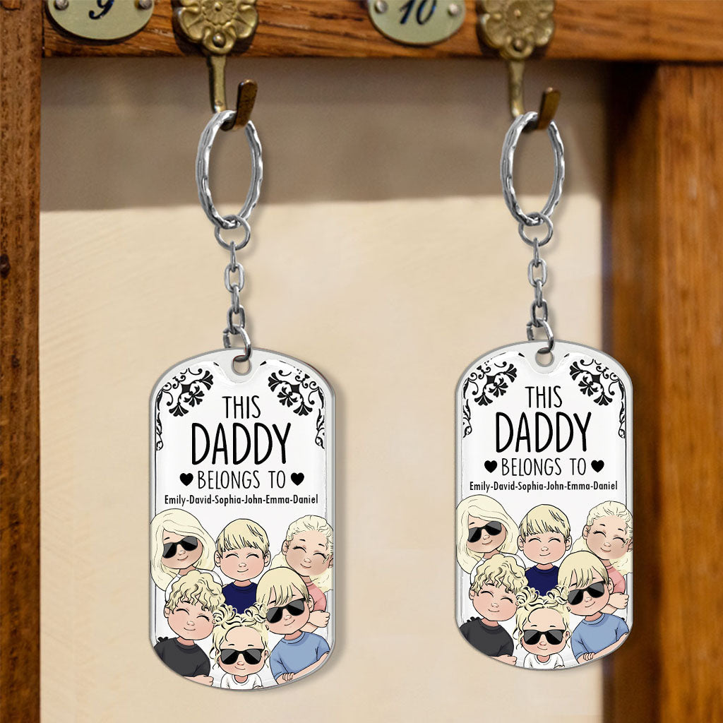 Ce père appartient à - Cadeau pour papa, grand-père, maman, oncle, tante, grand-mère - Porte-clés personnalisé en acier inoxydable