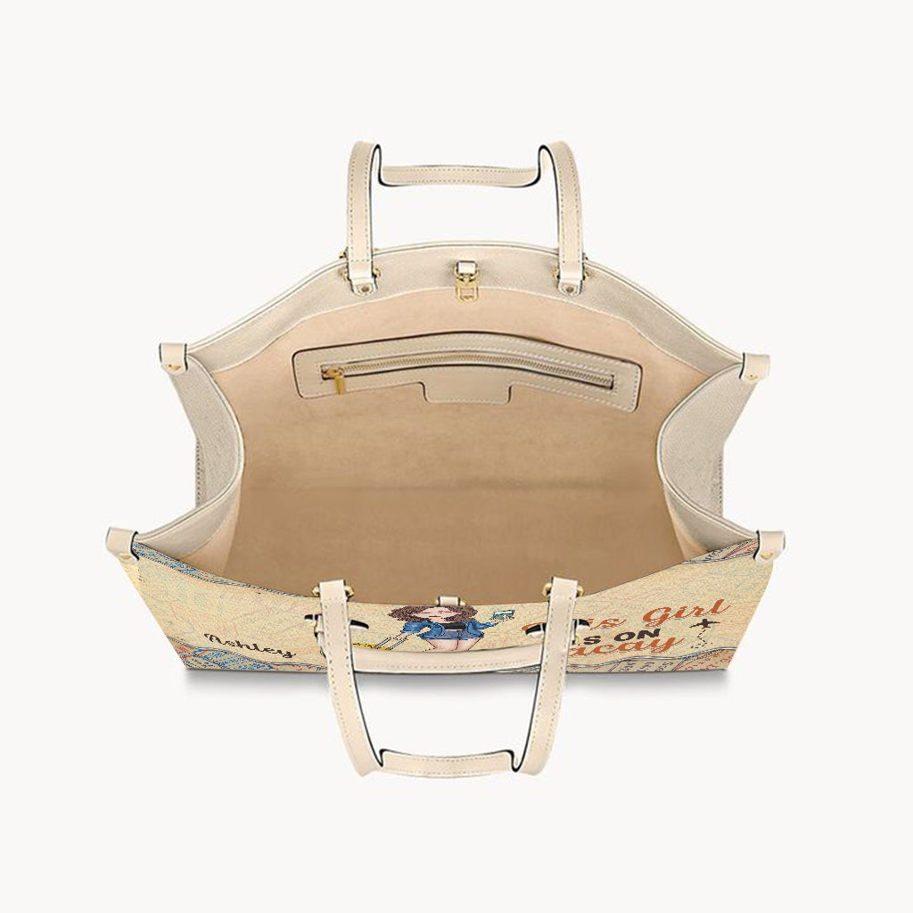 Cette fille est en vacances - Sac à main de voyage personnalisé en cuir